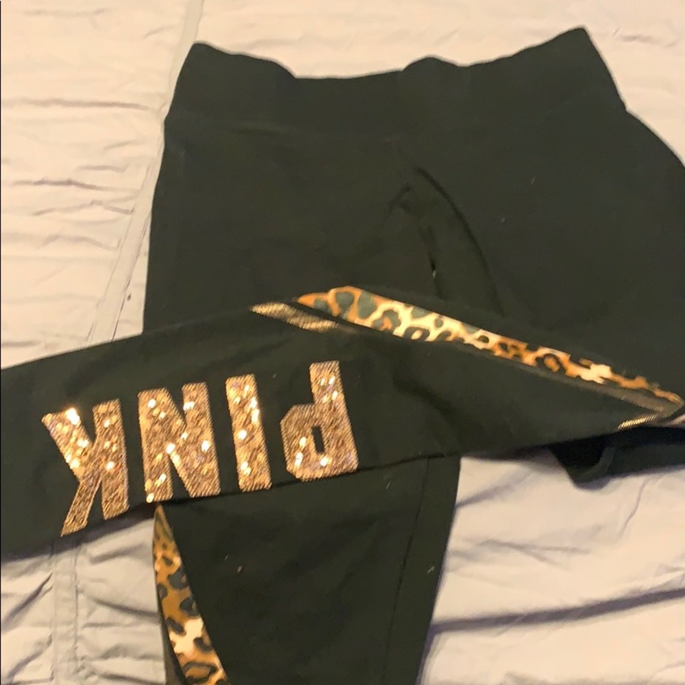 Sz small pink yoga pants.